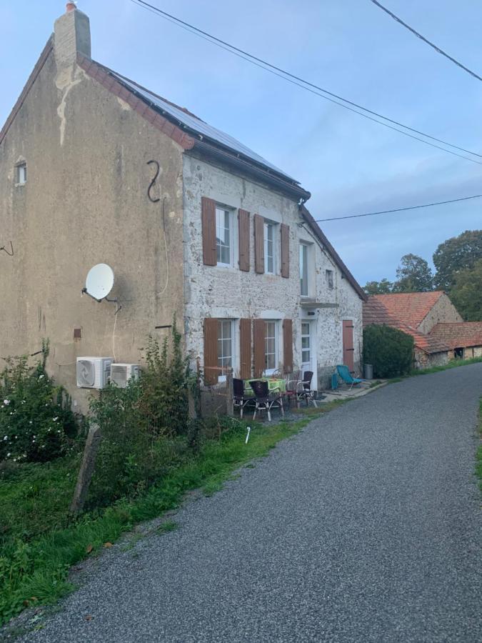 Busset Liages Situe Dans Le Bourbonnais 1 Chambres Lit Double Et Un Clic Clac Eksteriør bilde