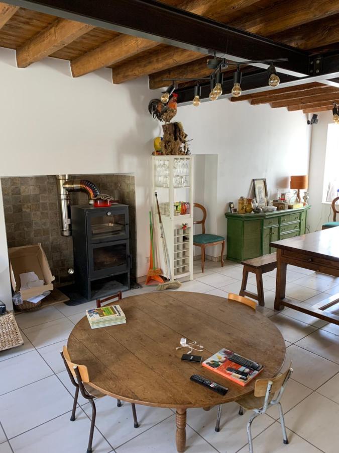 Busset Liages Situe Dans Le Bourbonnais 1 Chambres Lit Double Et Un Clic Clac Eksteriør bilde